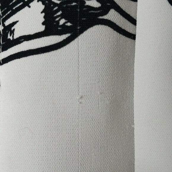 Chicos Layered Look Blouse Floral Monochrome Black White Size Large Long Sleeve - Picture 11 of 11